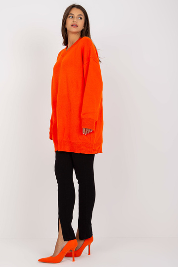 V-kaelusega oranž kootud...