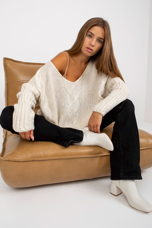 Ecru villase palmikutega kampsun OCH...