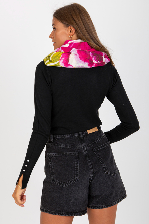 Valge-fuksia lillemustriga mähis