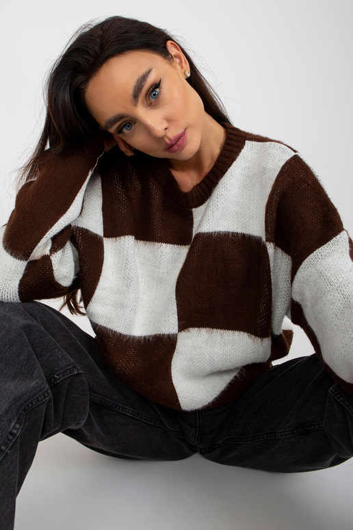 Pruun ja valge avar klassikaline...