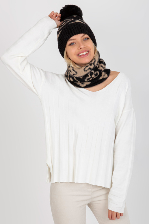 Must-beež naiste mustritega talvemüts