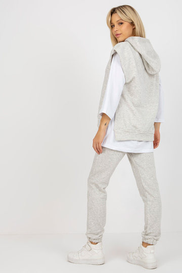 Helehall kolmeosaline... 2