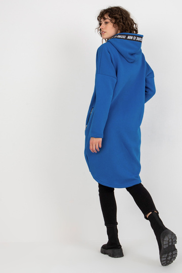 Tumesinine pikk pusa...