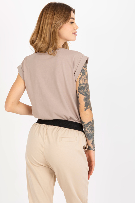 Tumebeež tavaline puuvillane t-särk... Tumebeež tavaline puuvillane t-särk...