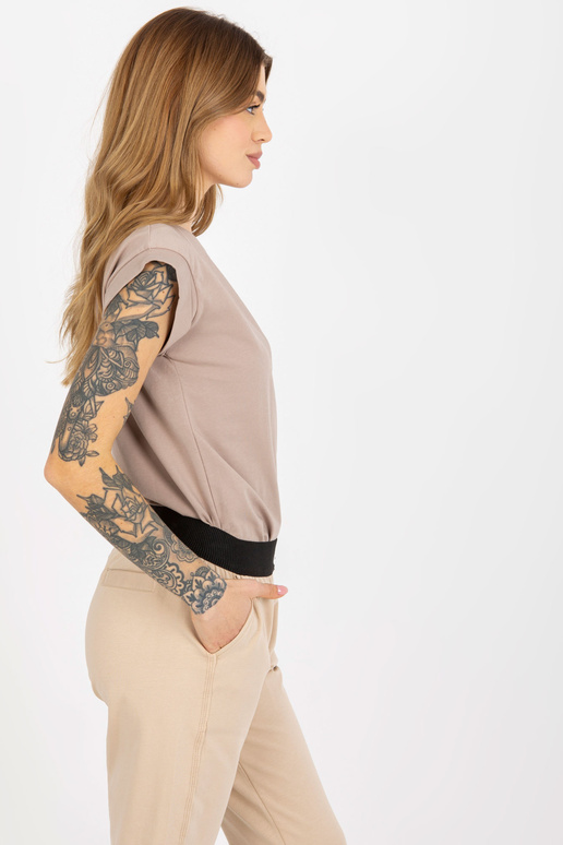 Tumebeež tavaline puuvillane t-särk... Tumebeež tavaline puuvillane t-särk...