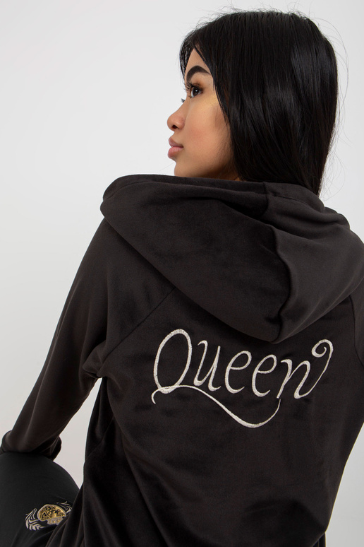 Must kaheosaline triipudega... Must kaheosaline triipudega...