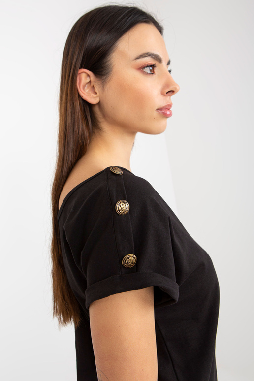 Must vabaaja lühikeste varrukatega...