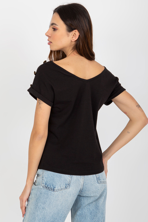 Must vabaaja lühikeste varrukatega...