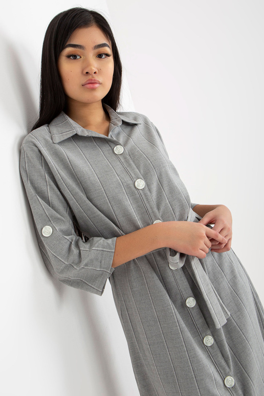 Halli triibuline suurte nööpidega... Halli triibuline suurte nööpidega...