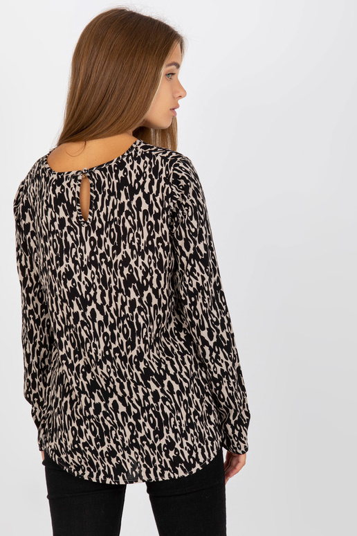 Tumebeež loomamustriga viskoospluus