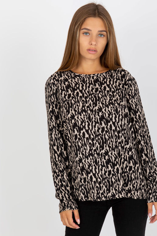 Tumebeež loomamustriga viskoospluus