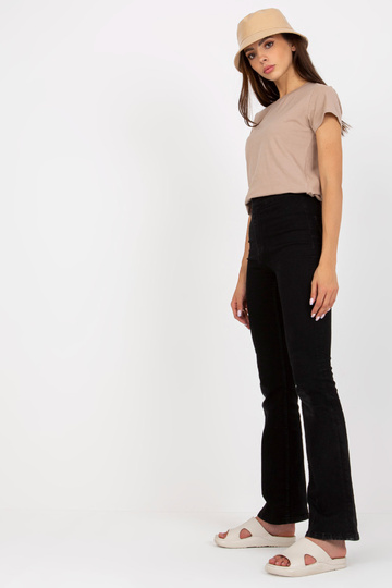 Beež naiste põhiline...