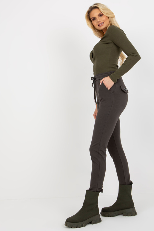 Lihtsa säärtega khakivärvi dressipüksid