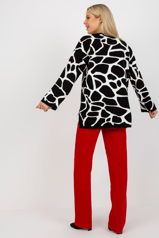 Valge ja must naiste ülisuure...