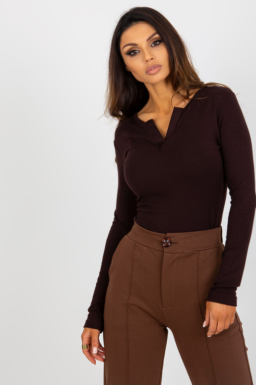 Tumepruun liibuv pluus vabaaja...