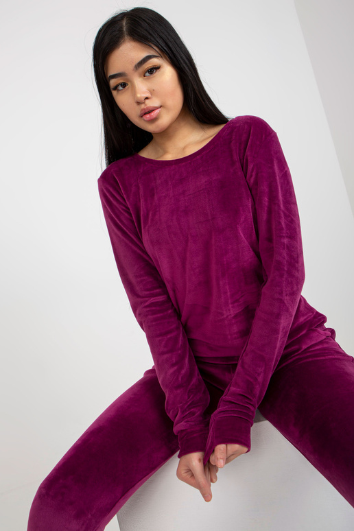 Lilla kaheosaline veluurkomplekt...