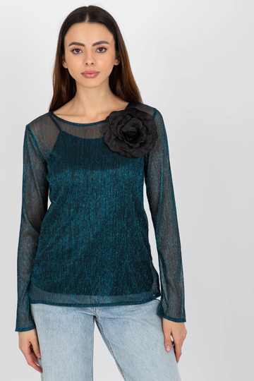 Meri ja must läikiv pidulik...