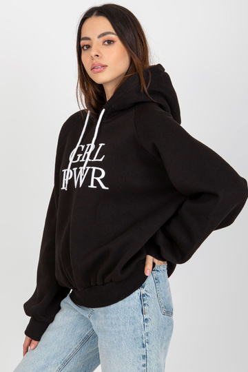 Must dressipluus kapuutsiga...