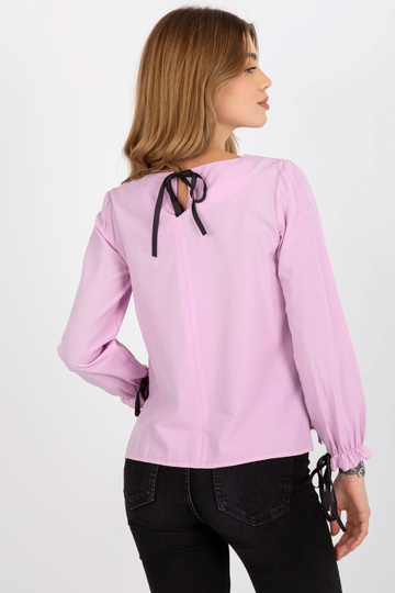 Helelilla pidulik pluus...