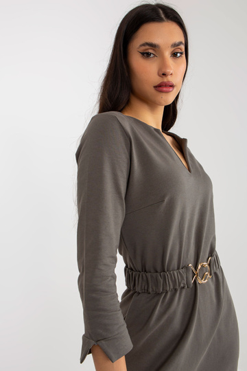 Khakivärvi sirge vööga... 2