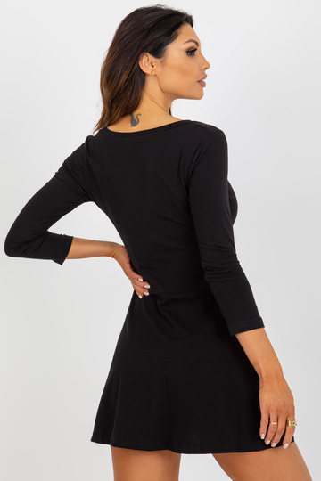 Must laienev tavaline...