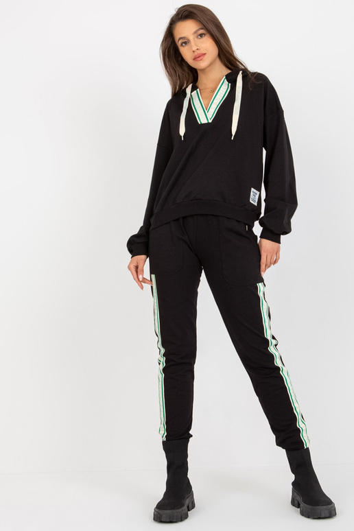 Freizeitset aus schwarzer Baumwolle... Freizeitset aus schwarzer Baumwolle...