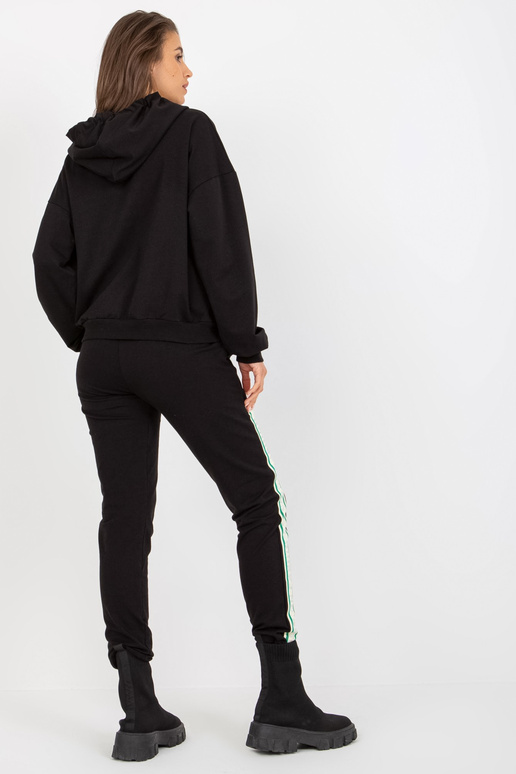 Freizeitset aus schwarzer Baumwolle... Freizeitset aus schwarzer Baumwolle...