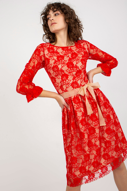 Punase pitsiga Midi pikkusega... Punase pitsiga Midi pikkusega...