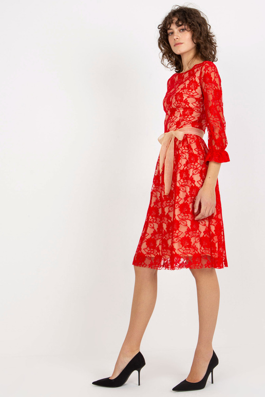 Punase pitsiga Midi pikkusega... Punase pitsiga Midi pikkusega...