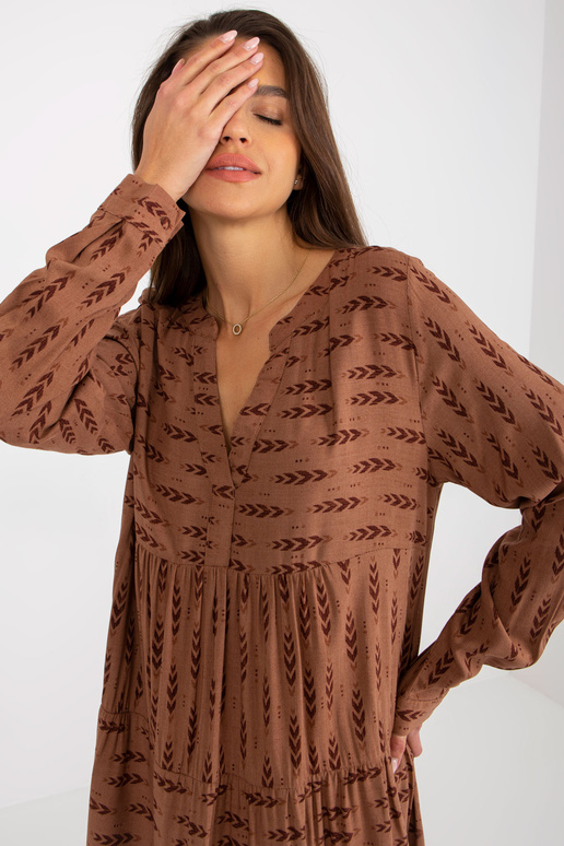 Pruun avar kleit trükiste ja... Pruun avar kleit trükiste ja...