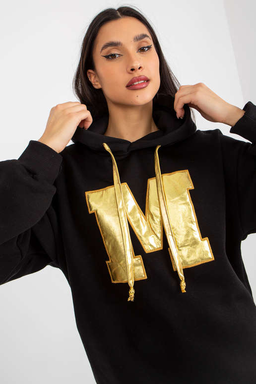 Must M-tähega dressipluus