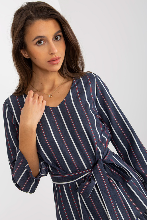 Marineblau gestreiftes... Marineblau gestreiftes...
