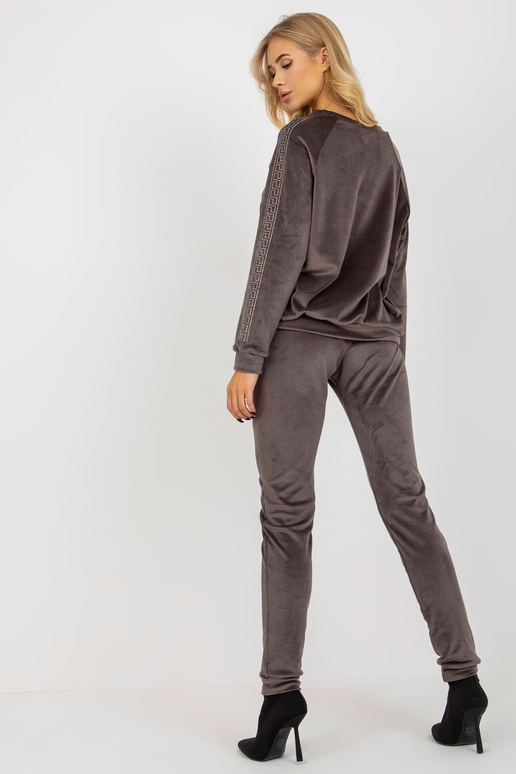 Tumehall naiste veluurkivide...