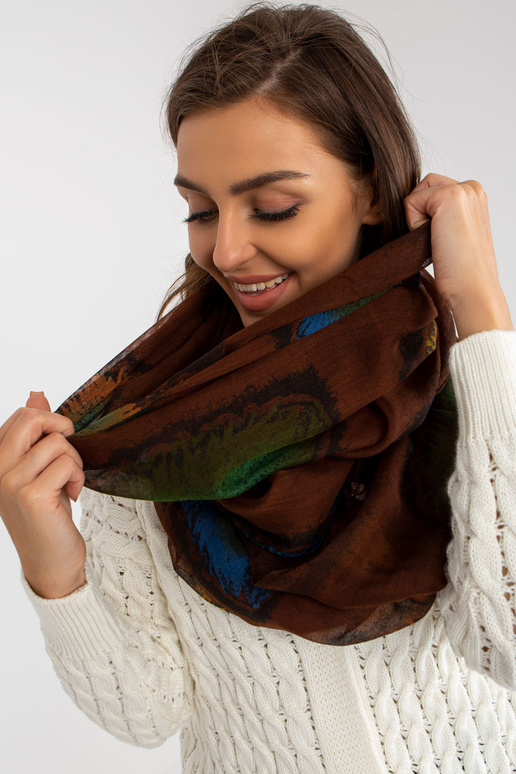 Pruun trükiga troppkorsten