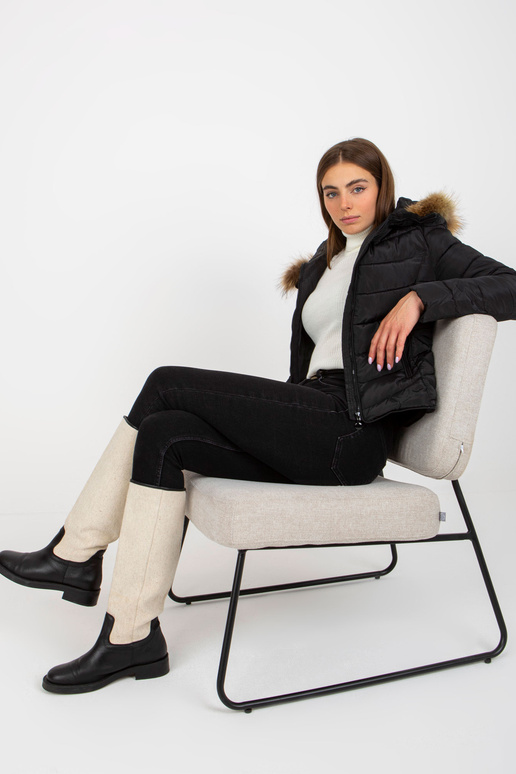 Must tepitud kapuutsiga üleminekujope Must tepitud kapuutsiga üleminekujope