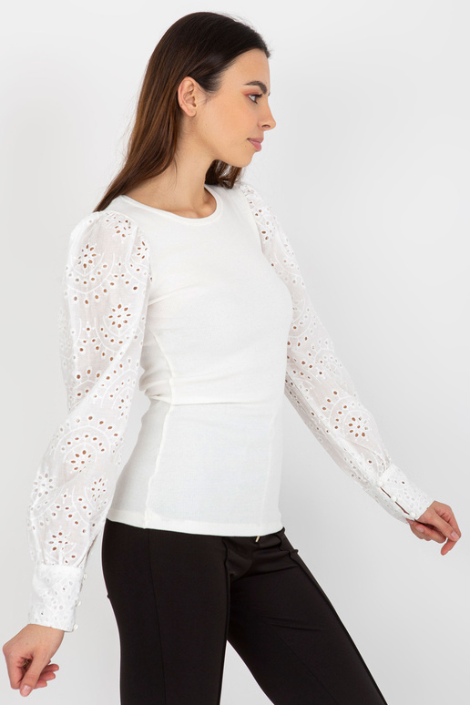 Valge soonikuga pidulik ažuursete...