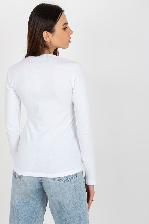 Valge põhiline ümara kaelusega...