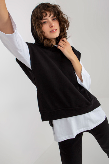 Must kolmeosaline vabaaja...