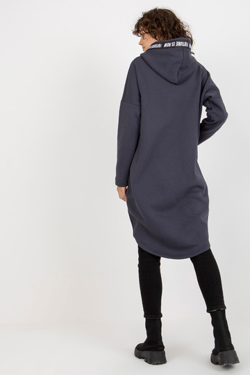 Grafiidist pikk taskutega...