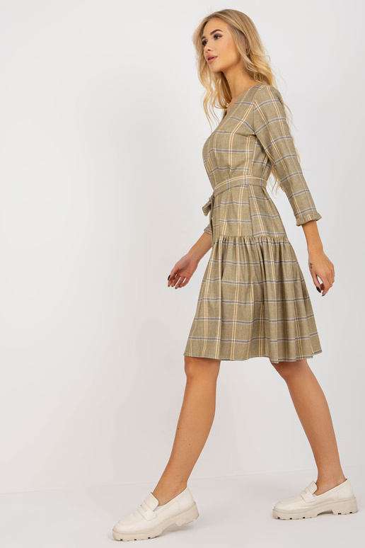 Helekollane elegantne ruuduline... Helekollane elegantne ruuduline...