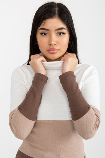 Ekrupruun soonikuga... 2