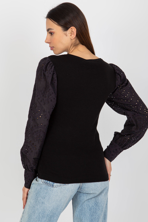 Must soonikuga pidulik...