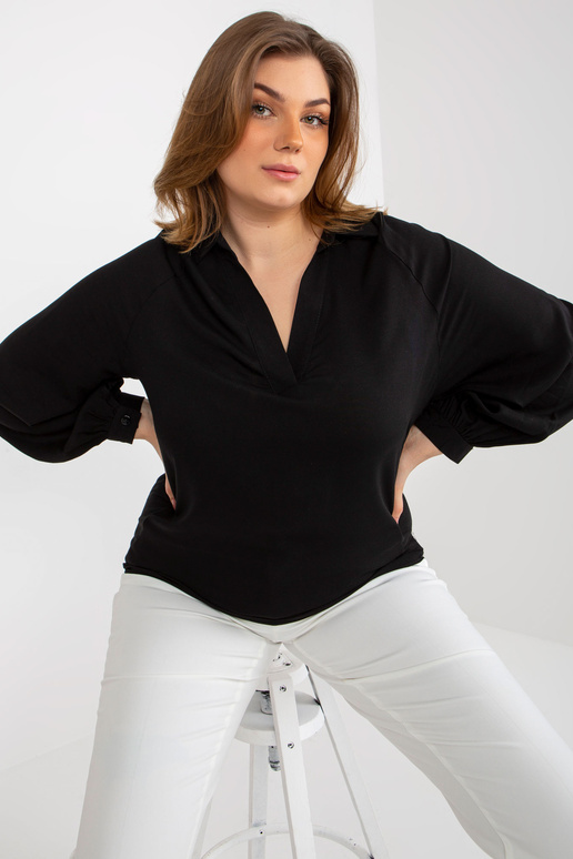 Must plusssuuruses kraega särkpluus