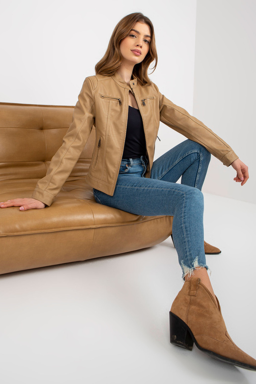 Kerge kaameli ökonahast taskutega... Kerge kaameli ökonahast taskutega...