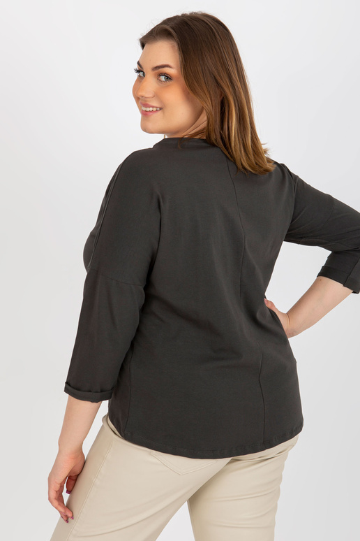 Khakivärvi naiste suures suuruses...