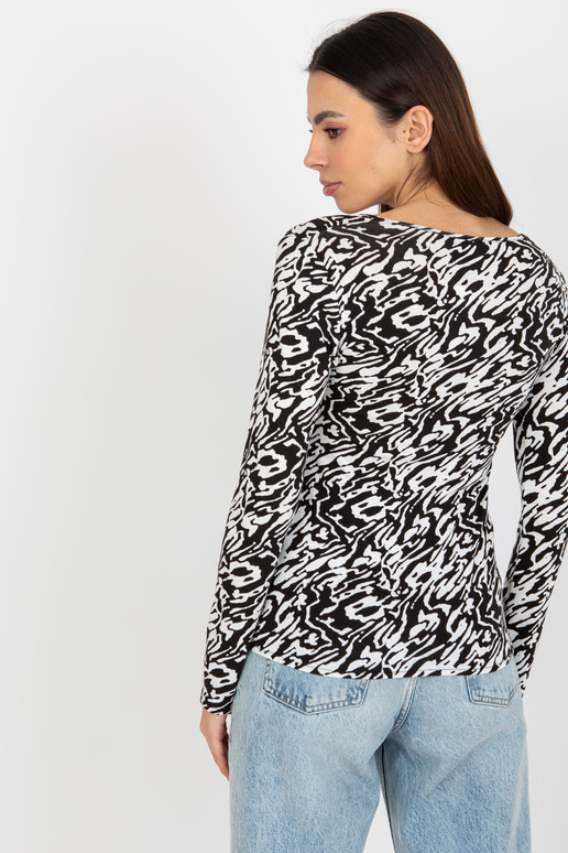 Valge ja musta liibuva trükiga pluus