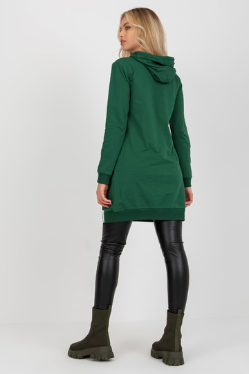 Tumeroheline kapuutsiga... 2