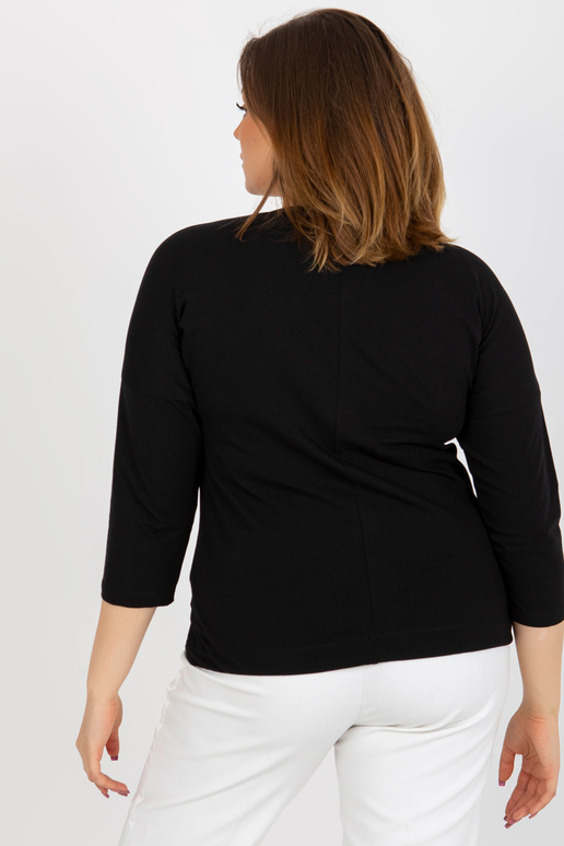 Must naiste suures suuruses soonikuga...