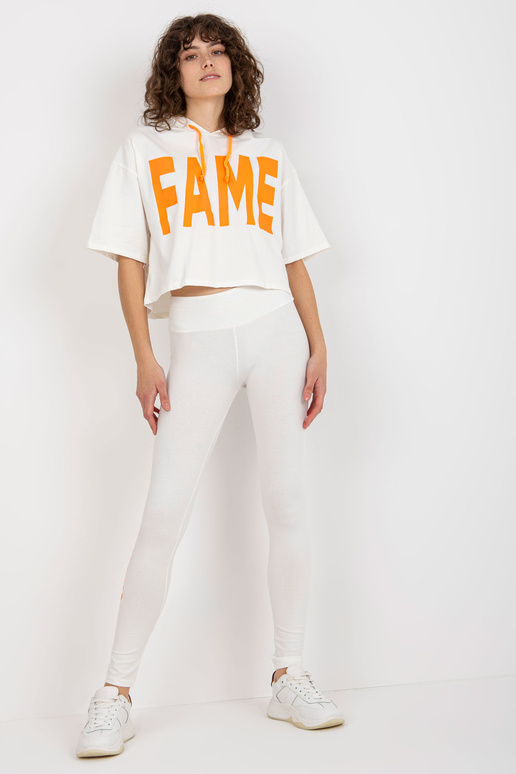 Ecru kaheosaline kirjadega... Ecru kaheosaline kirjadega...