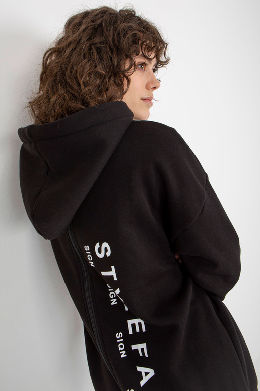 Must naiste dressikomplekt, millel on... Must naiste dressikomplekt, millel on...